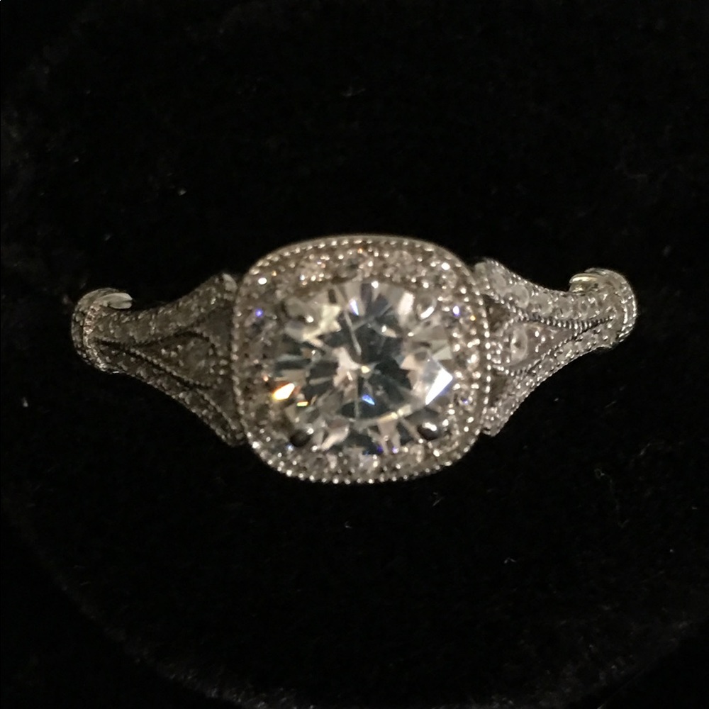 SILVER RING - Picture 2 of 3